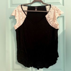 Rue 21 Short Sleeve Shirt